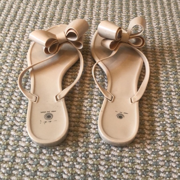 Plastic thongs with bows - Picture 3 of 4